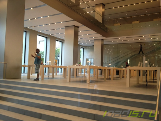 Встречайте новый Apple Store в Барселоне