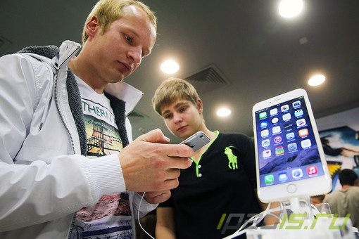 Опережая Apple Store российские магазины повышают цены