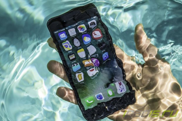 iPhone X успешно прошел испытание водой